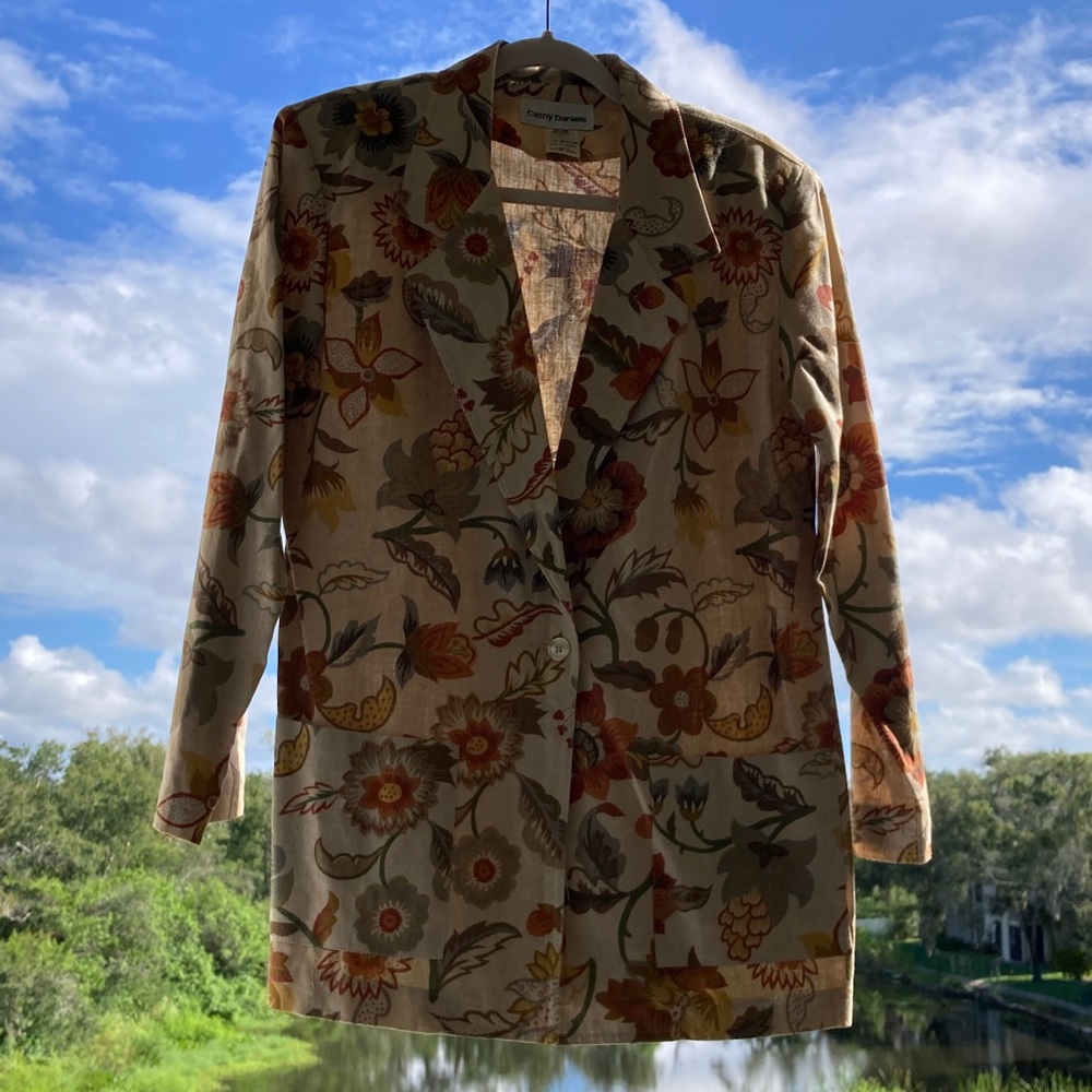 Cathy Daniels Floral Blazer in Cream and Orange SIZE: M